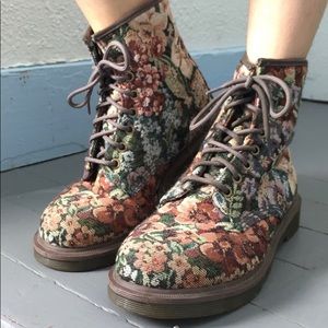 Rare & Vintage Castel Floral Tapestry Dr. Marten